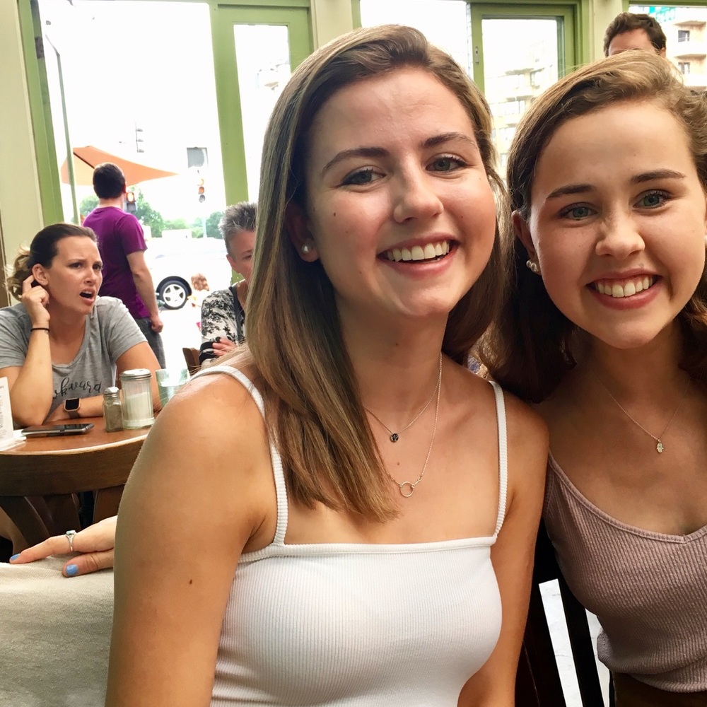 Meet your Posher, Lara